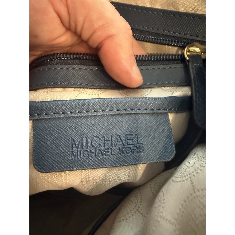 Michael Kors Voyager Saffiano Leather Top Zip Shoulder Tote Bag Navy Blue Gold - Picture 5 of 6